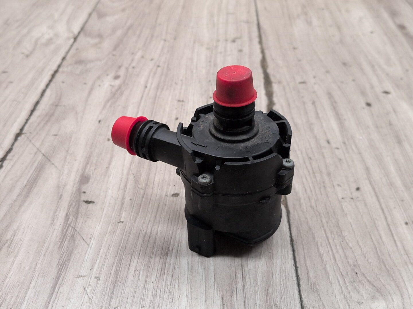 16-19 OEM BMW G11 G12 G30 M550 750 M760 Auxiliary Electric Coolant Water Pump