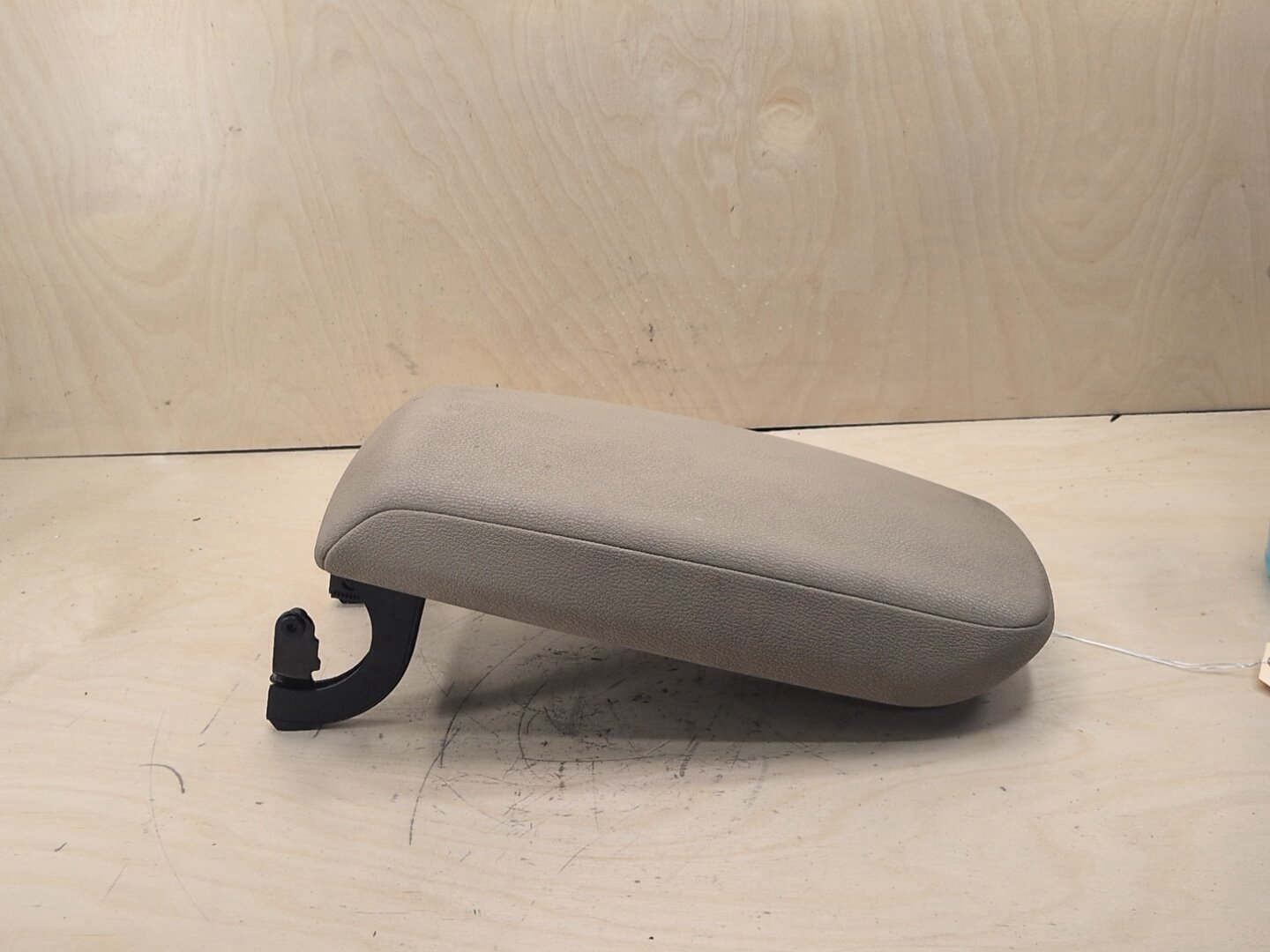 2011-2016 BMW X3 F25 Center Console Armrest Arm Rest 9216669