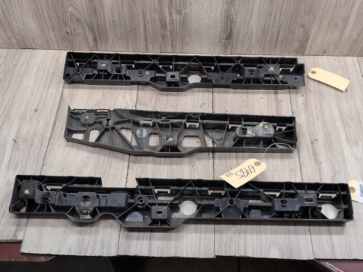 2017-2023 BMW M550i G30 Left Driver Side Skirt Rocker Panel Brackets SET 7387343 OEM