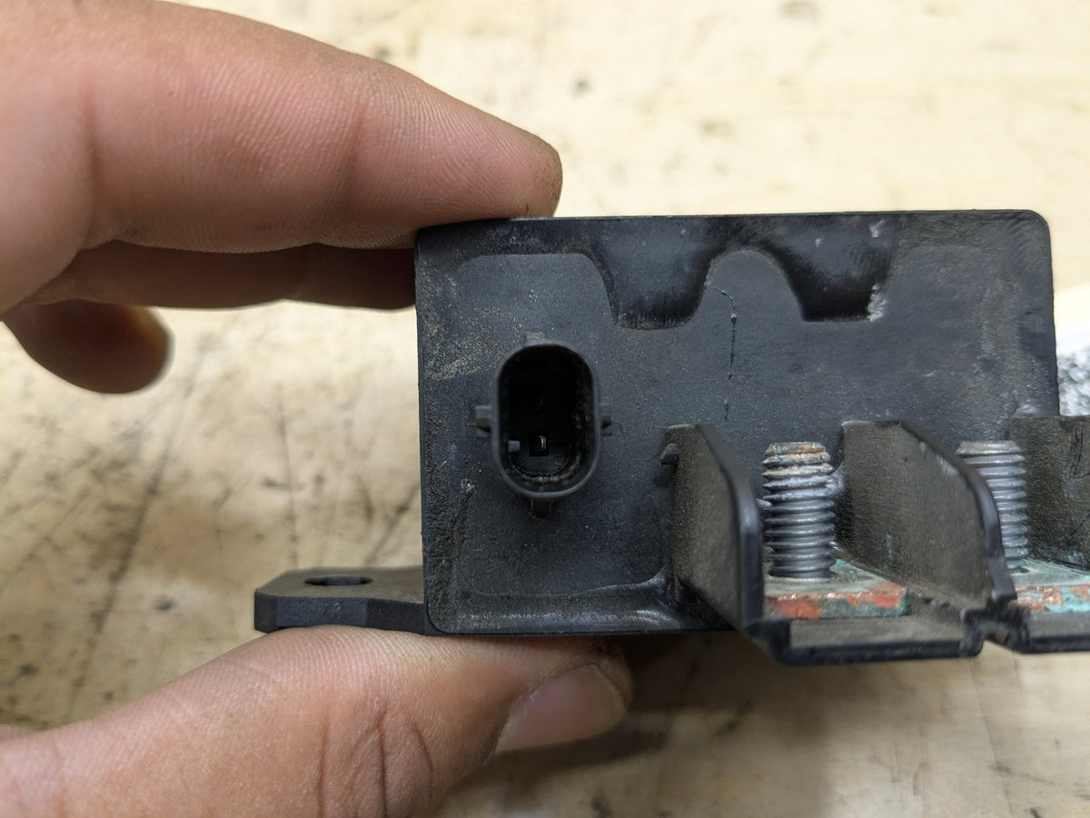 OEM BMW F10 F13 F02 F30 F32 F80 F82 F85 M3 M4 M6 Cooling Fan Relay Control 130A