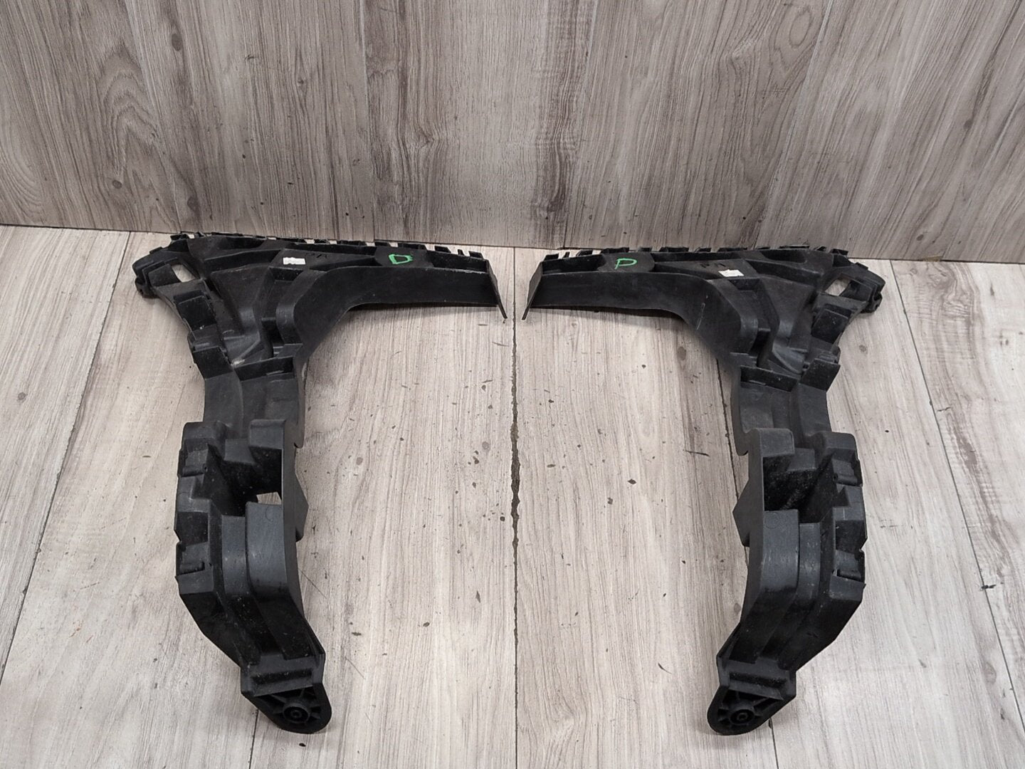 2015-2018 Audi Q3 8U Rear Left Right Bumper Support Brackets SET 8U0807454B