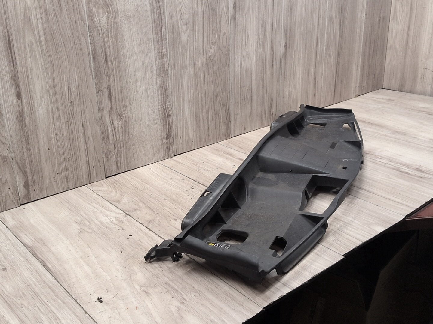 OEM Mercedes-Benz E550 W212 Front Upper Engine Bay Radiator Support Brace Cover