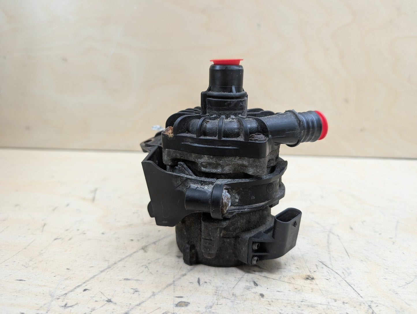 15-18 OEM BMW F85 F86 X5M X6M Engine S63R Electric Auxiliary Cooling Water Pump