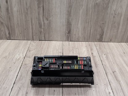 2012-2018 BMW M6 F06 Front Power Distribution Fuse Box 9252815