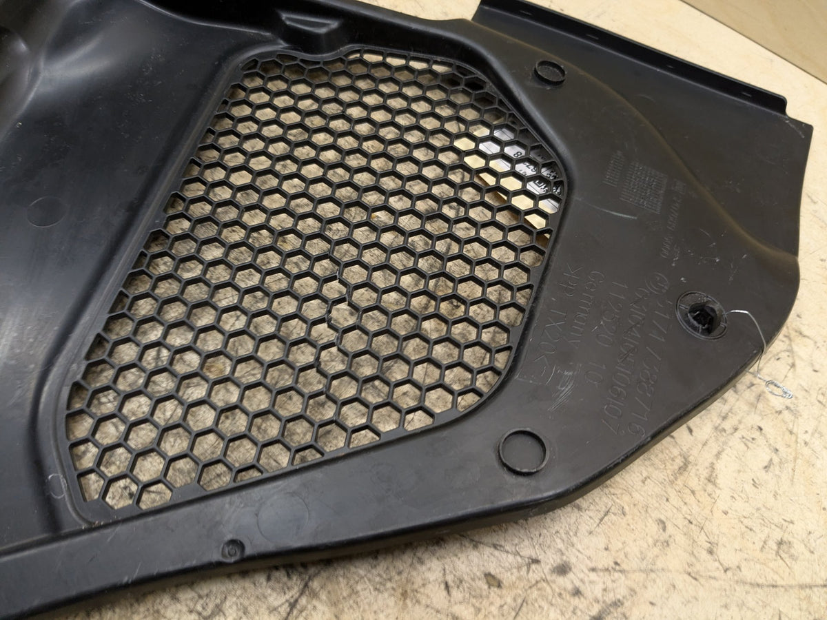2018-2023 BMW M550i G30 Right Passenger Side Cowl Cover 7388716 OEM