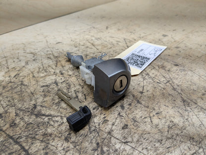 2008-2013 BMW 135i E88 Front Left Driver Key Lock Mechanism w/ Key 7161429 OEM