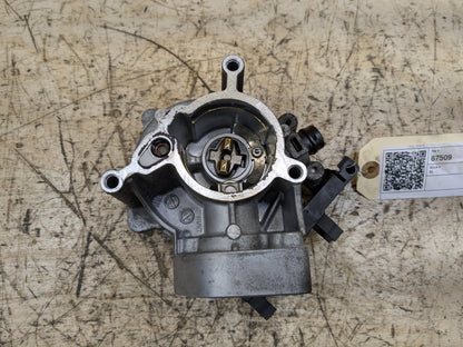 2012-2018 Audi C7 A6 CYNB Engine Motor Vacuum Pump 06L145100F