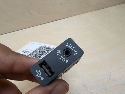 OEM BMW F22 F23 F30 F32 F33 F80 F82 F83 F87 M2 M3 M4 Aux Audio Input USB Black