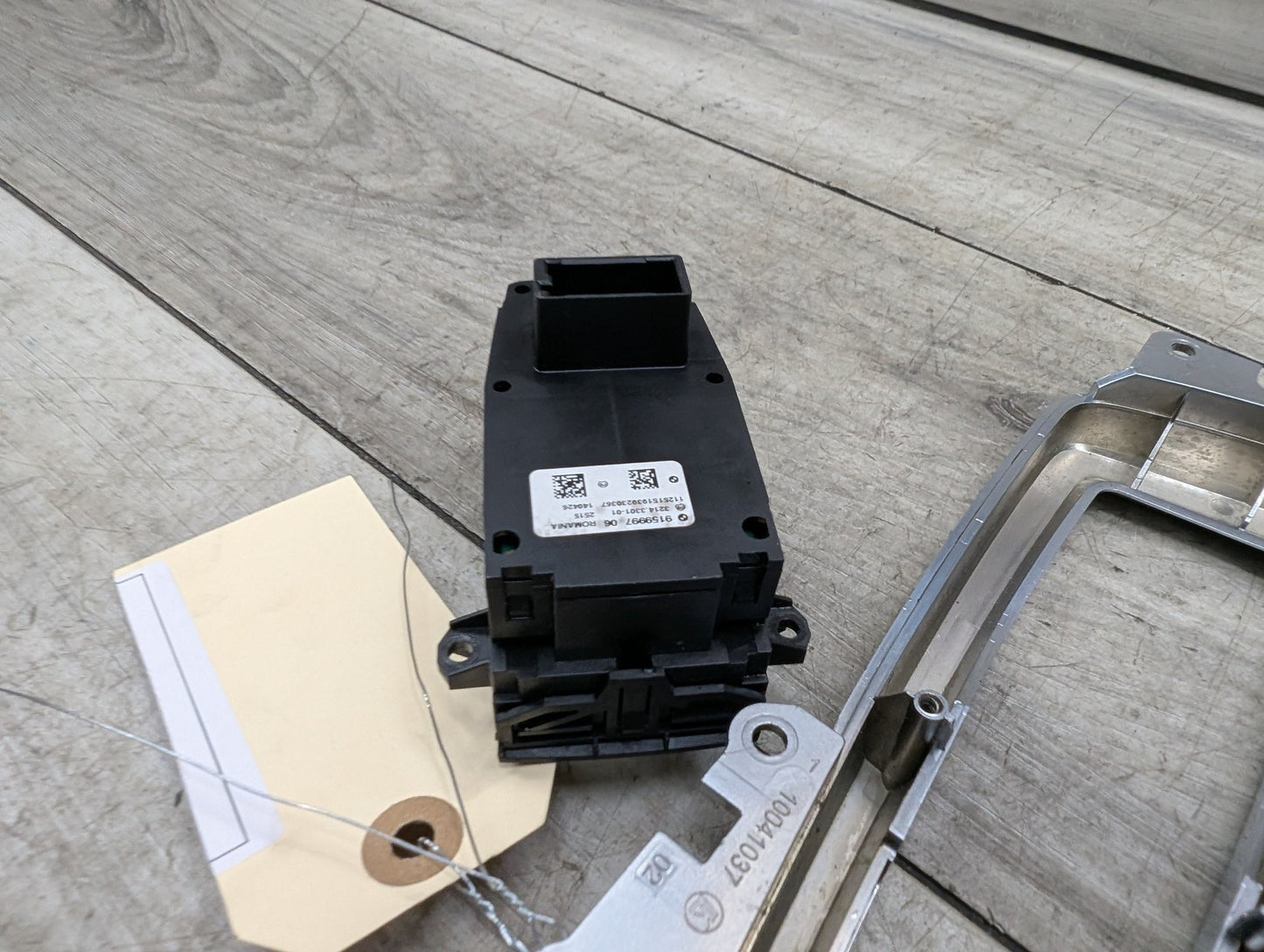 2009-2015 BMW 750Li F02 Emergency Parking Brake Switch 9189064