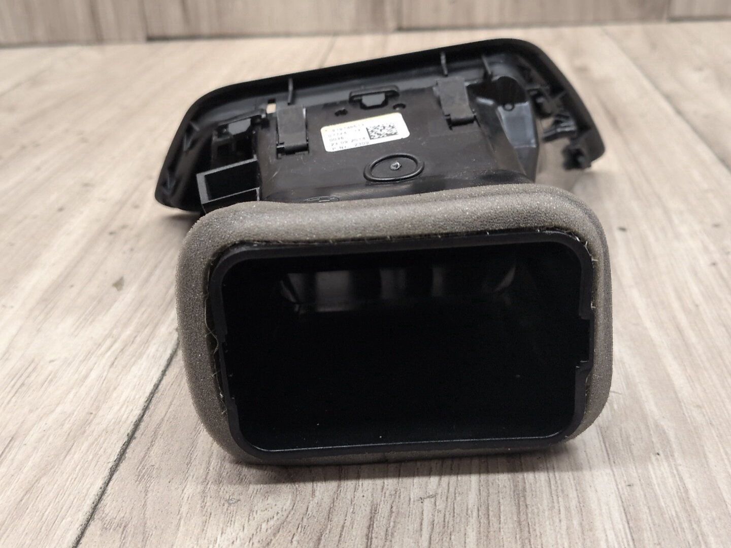 2012-2018 BMW M6 F06 Dashboard Dash Board Right Passenger Air Vent 9197485