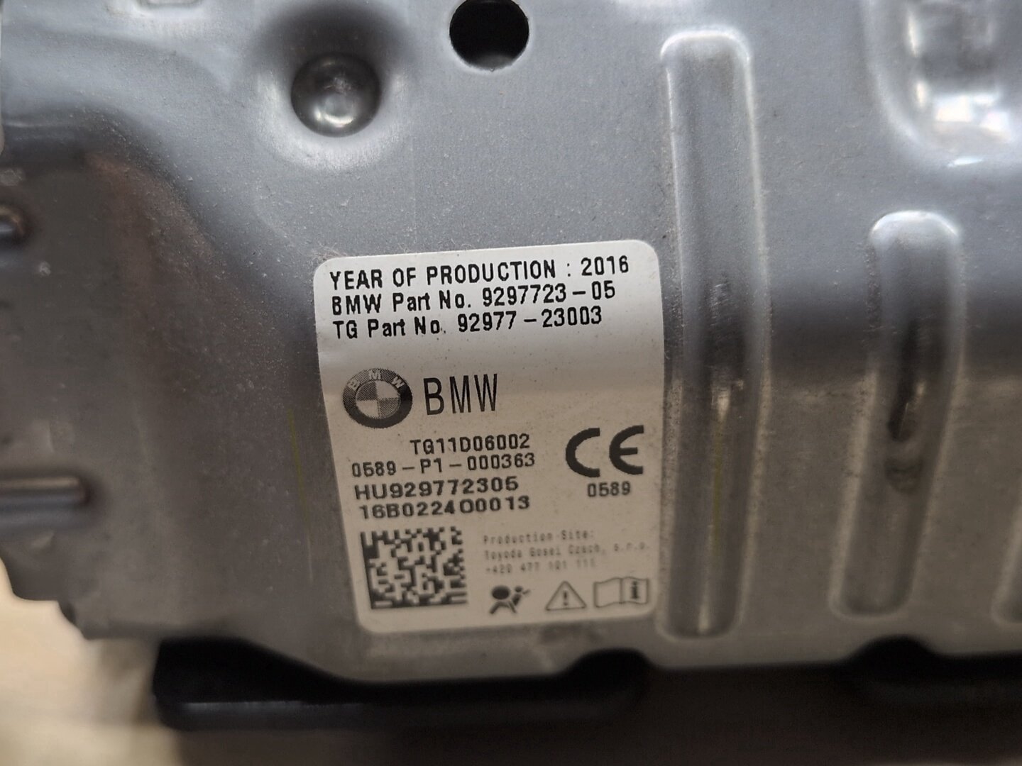 OEM BMW F90 G11 G12 G30 530 540 M550 M5 Front Left Driver Knee Lower Dash Airbag