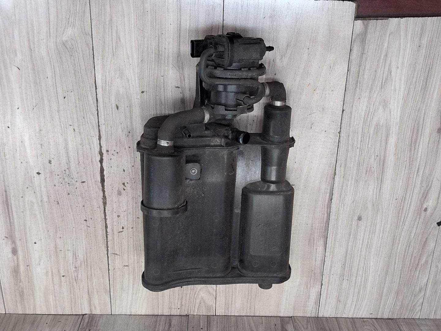2015-2018 Audi Q3 8U Fuel Vapor Charcoal Canister 3C0201797D