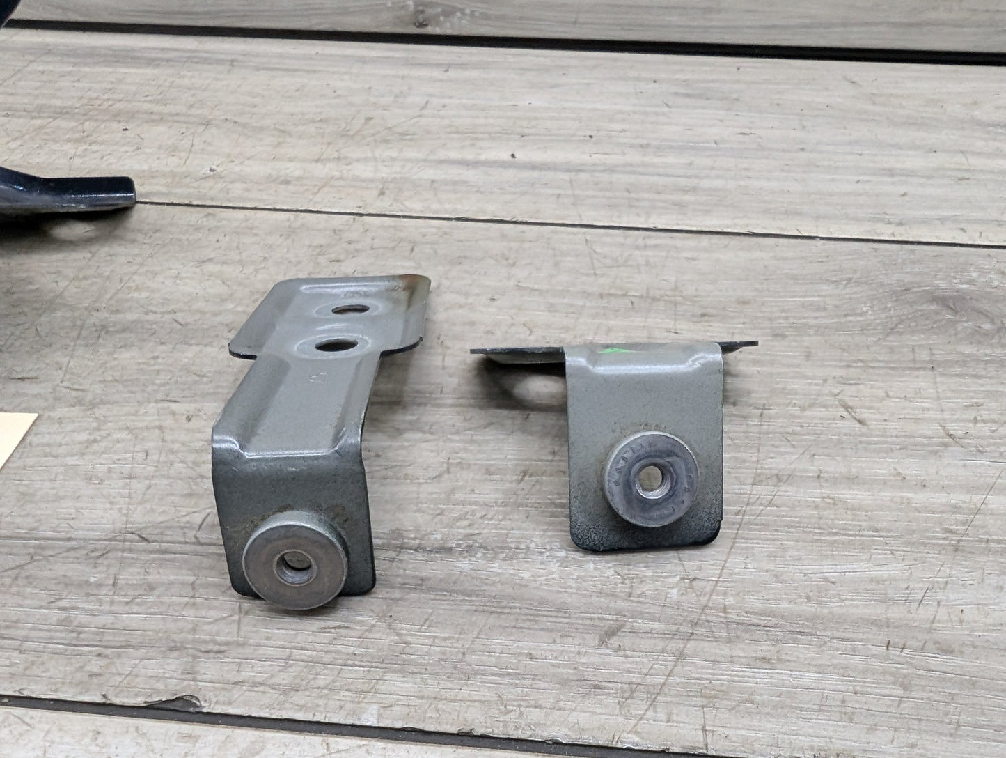 2017-2023 BMW 530i G30 Front Left Driver Fender Brackets SET 7349617