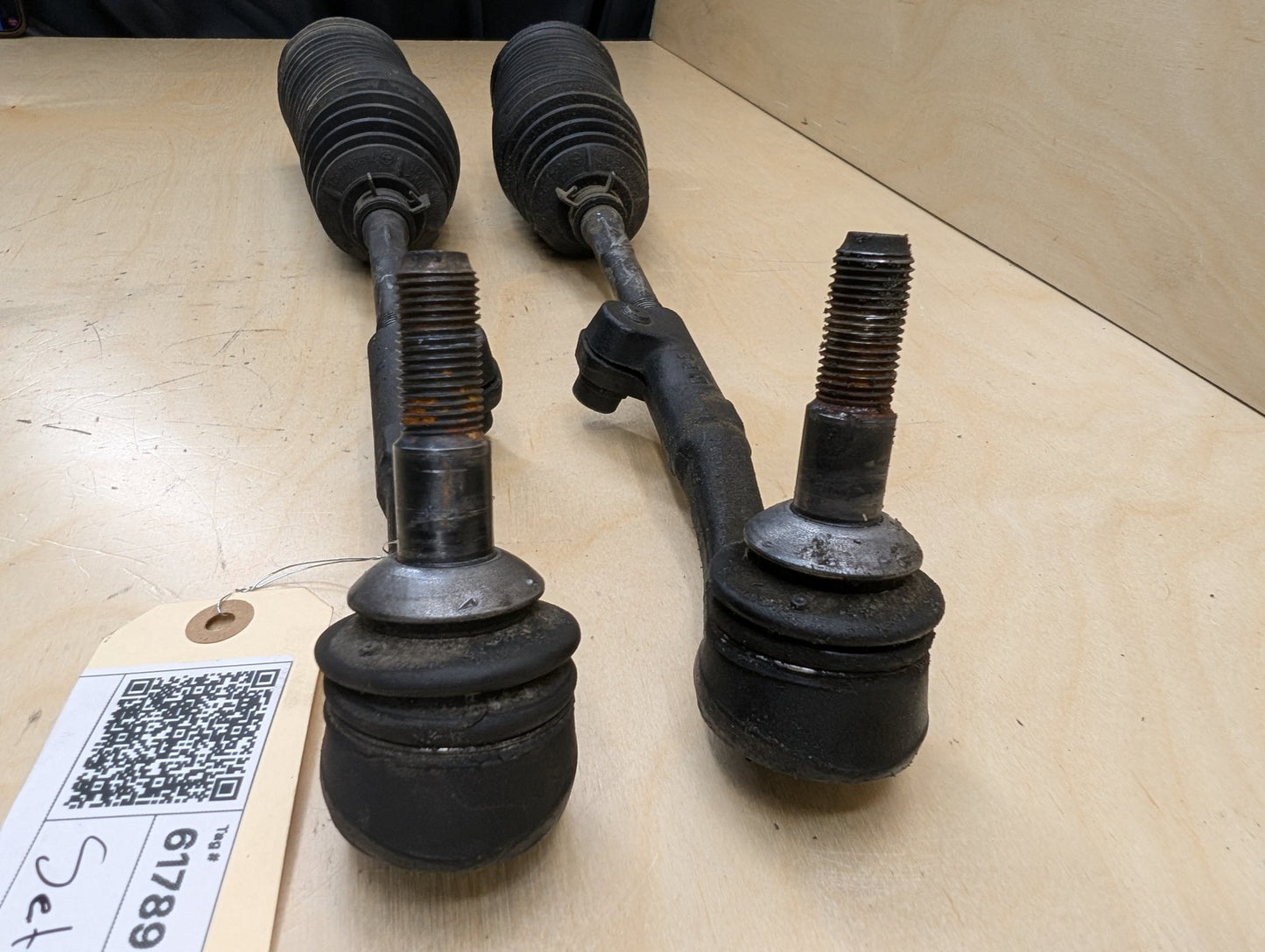 2007-2013 BMW 335i E93 Left Right Tie Rod W/ Boot SET 6765235 OEM