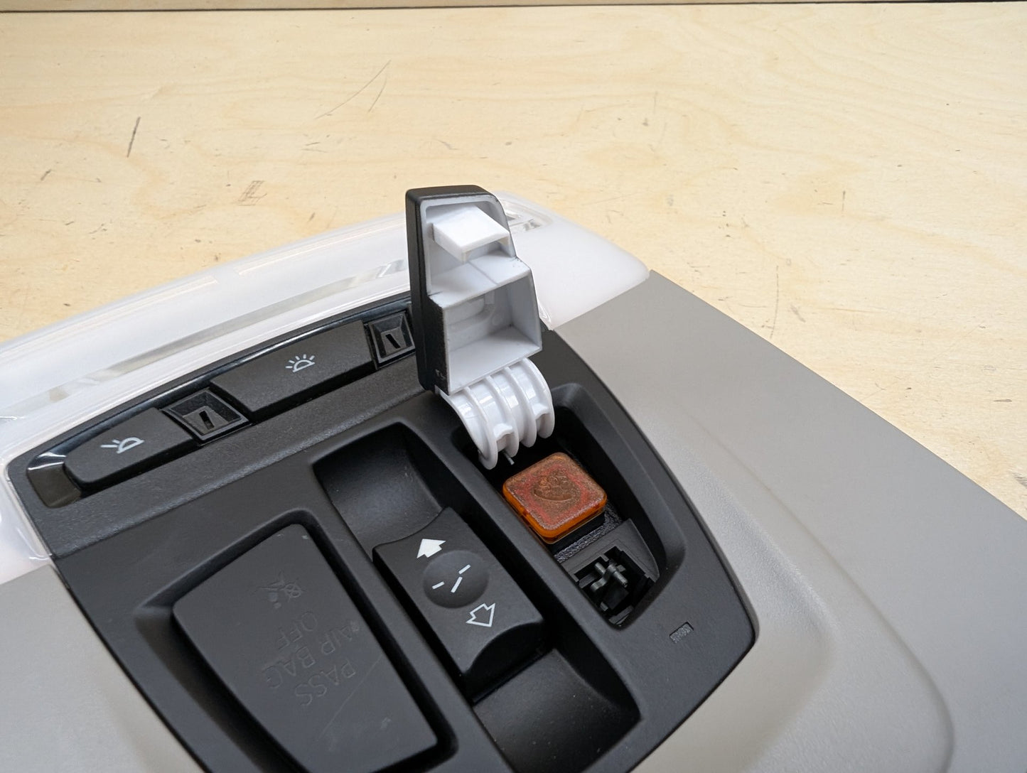 2015-2019 BMW X6 F16 Headliner Overhead Dome Light Switch Module 9391945