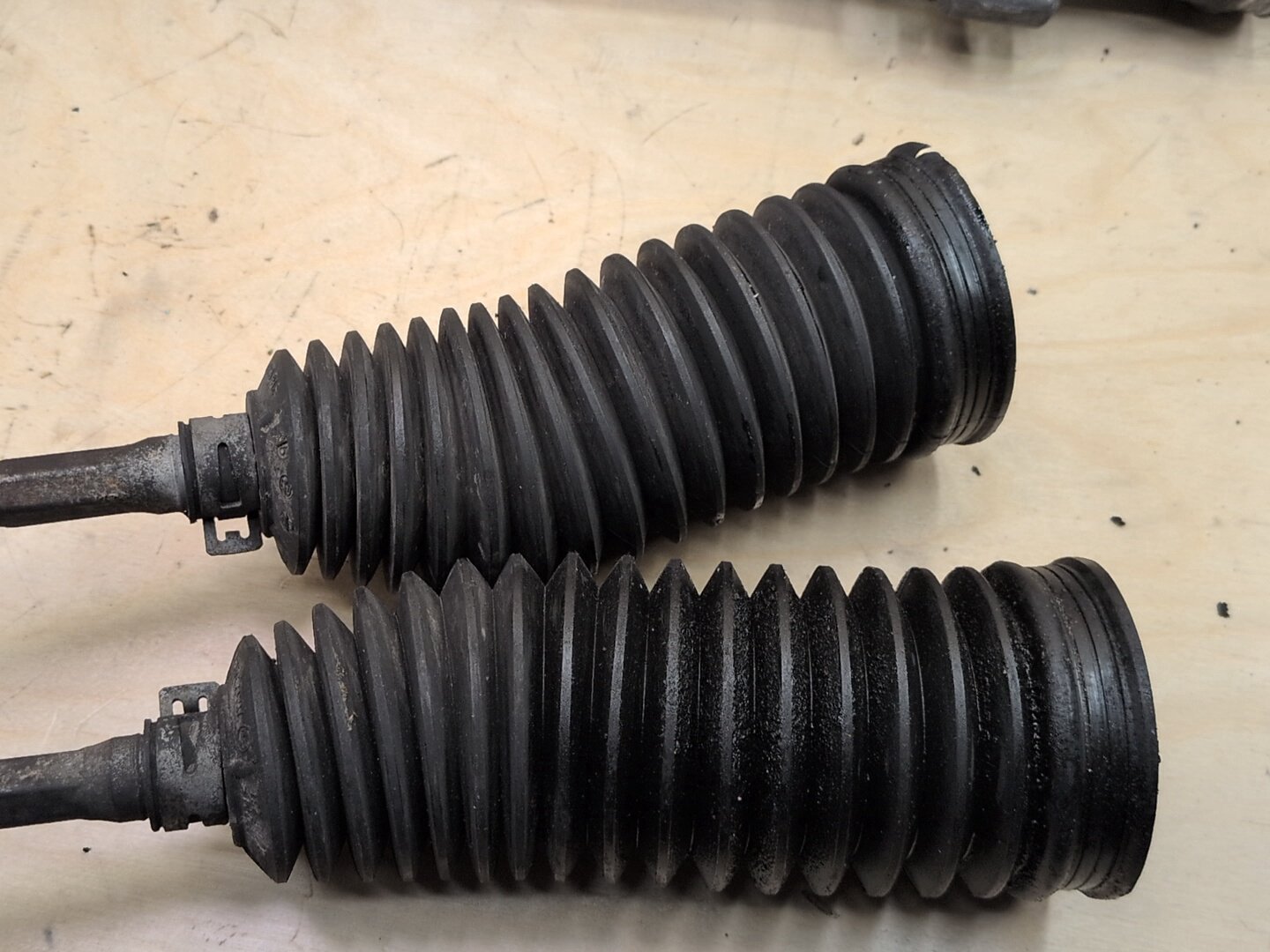 OEM BMW E82 E88 E90 E92 E93 328 335 RWD Power Steering Gear Rack and Pinion L5
