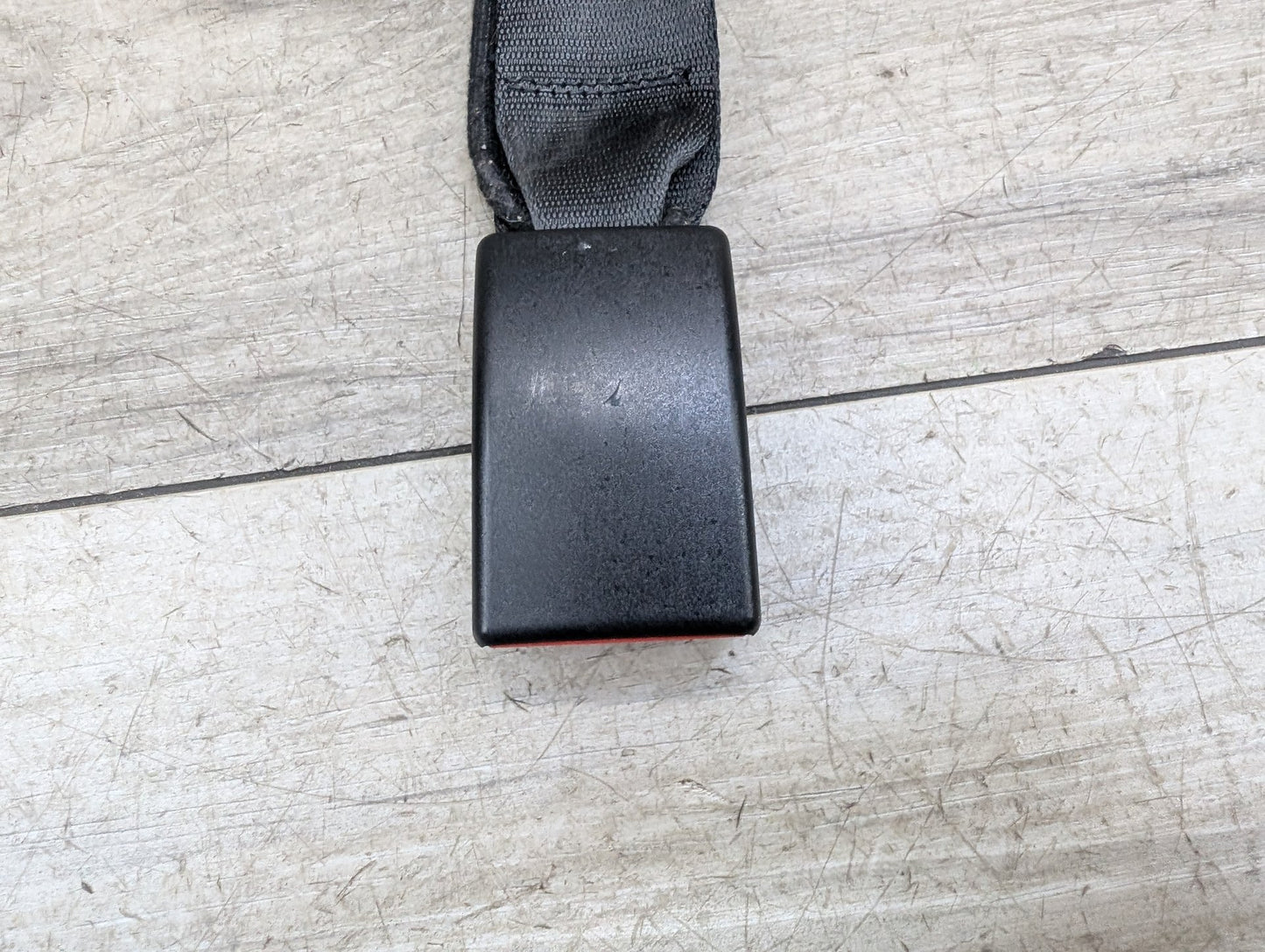 OEM BMW F90 M5 G30 530 540 M550 Rear Center Middle Seatbelt Seat Belt Buckle