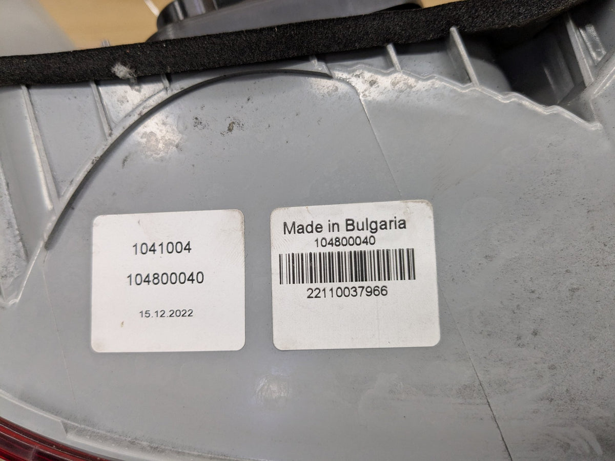2007-2013 BMW 335i E92 Rear Right Passenger Outer Tail Light 7174404 OEM