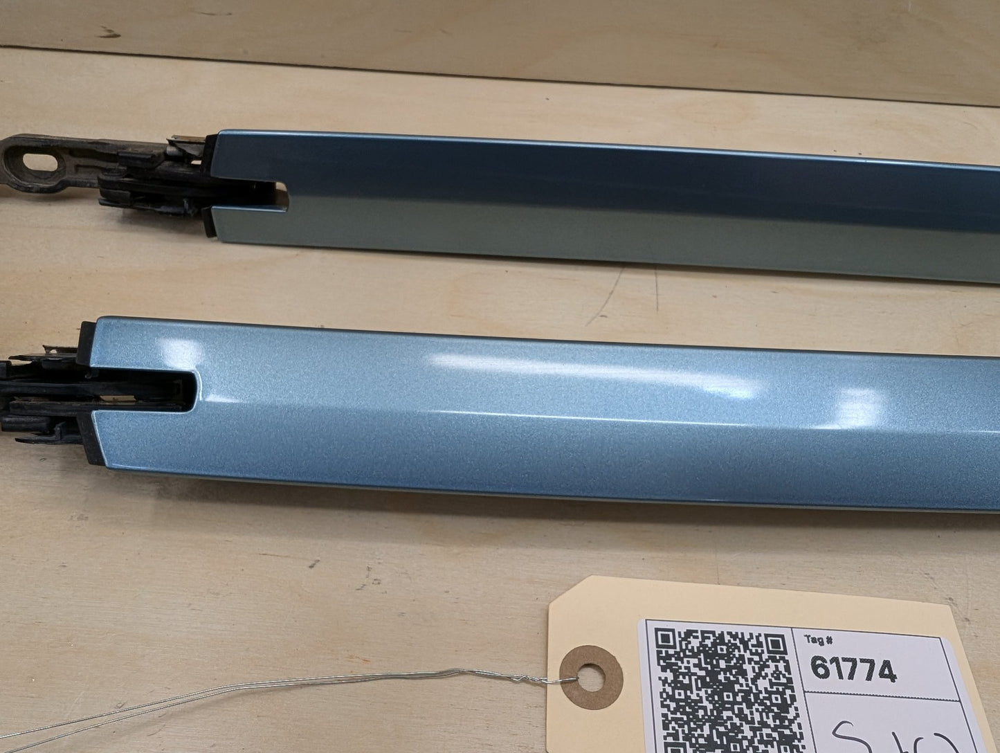 OEM BMW E93 335 M3 F33 F83 M4 Convertible Left Right Roof Top Hinge Cover Blue A13