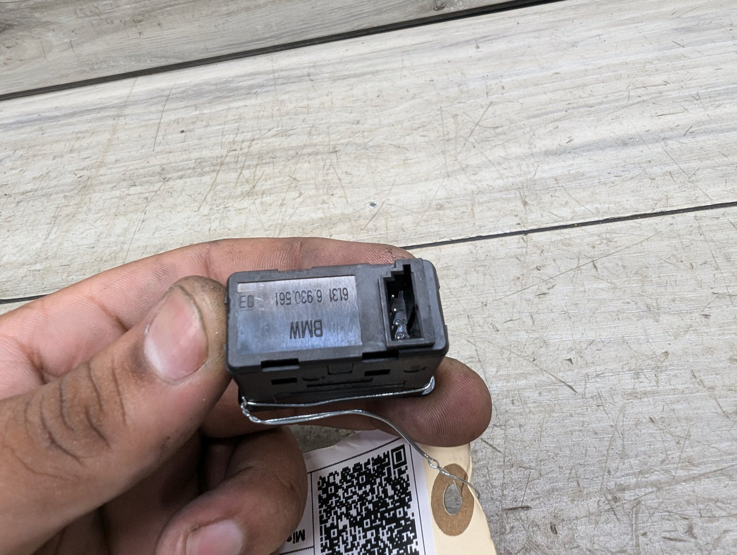 2007-2013 BMW 328i E93 AUX/ USB Charger Port Socket 6930561