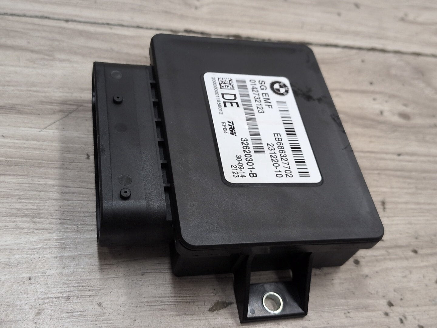 2012-2018 BMW M6 F06 Electric Emergency Parking Brake Module 6863277