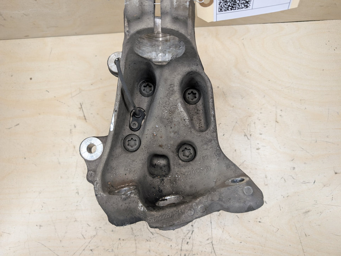 2012-2018 BMW 328i F30 Front Left Driver Spindle Knuckle w/ Bearing 6792287