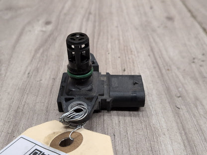 2013 - 2019 BMW 750i F01 Manifold Absolute Pressure (MAP) Sensor 7599042 N63B44O1