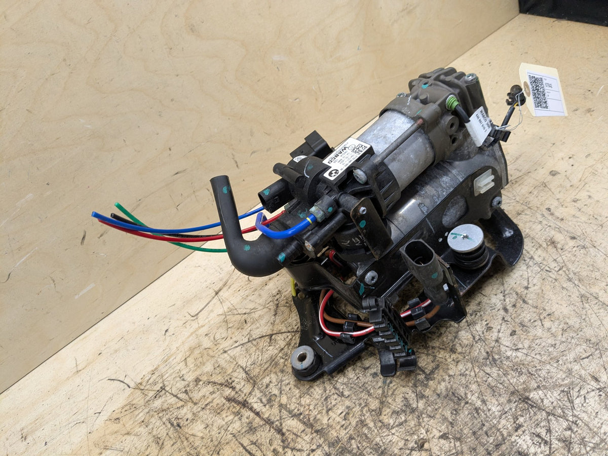16-22 OEM BMW G11 G12 740 750 M760 Air Suspension Compressor Pump Module Motor