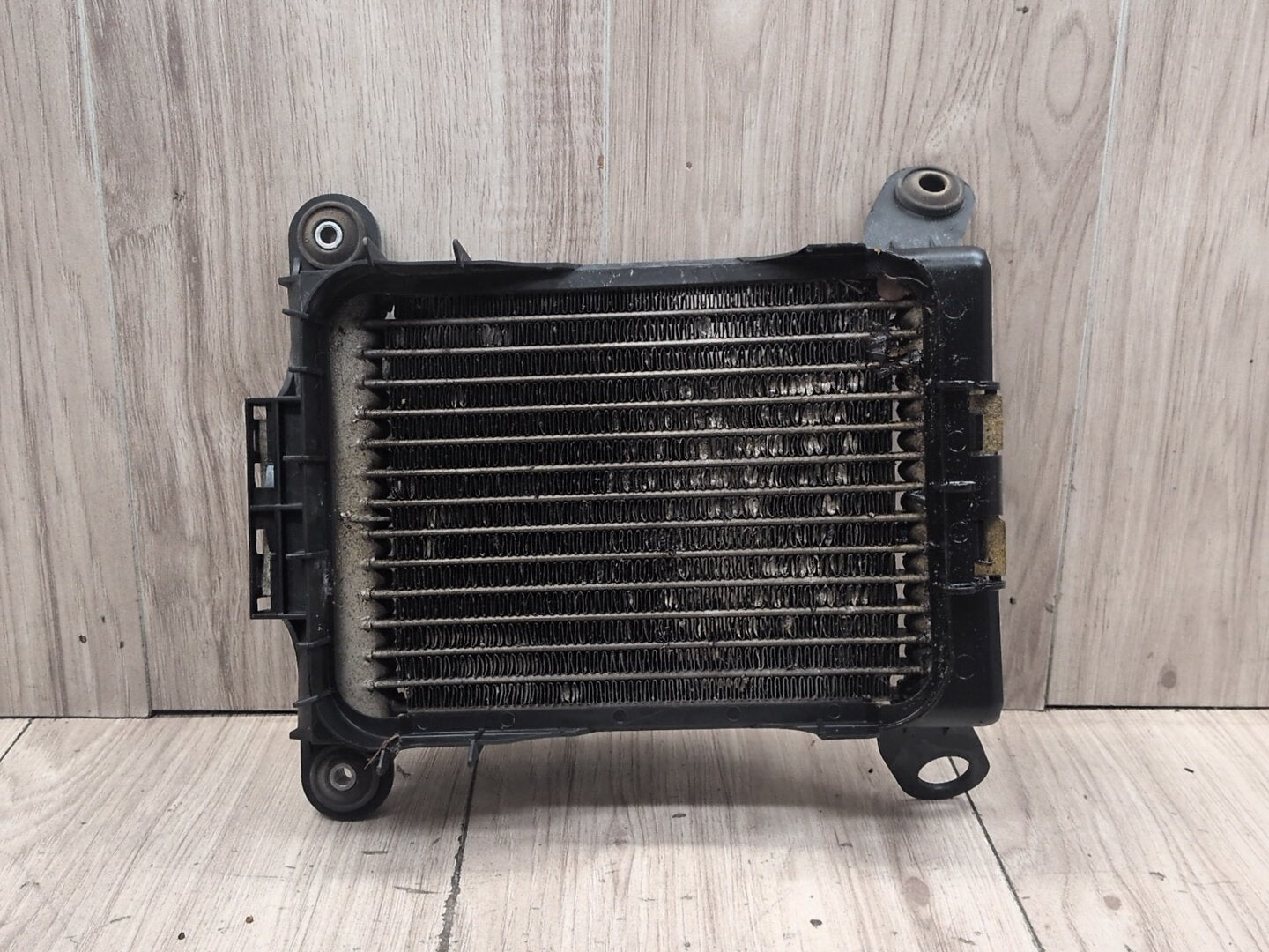 OEM BMW F22 F23 F30 F32 F33 F36 335 440 Engine Oil Auxiliary Secondary Radiator