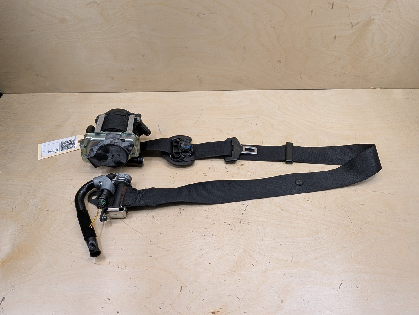 OEM BMW F15 F16 F85 F86 X5 X6 Front Right Passenger Seat Belt Retractor Black