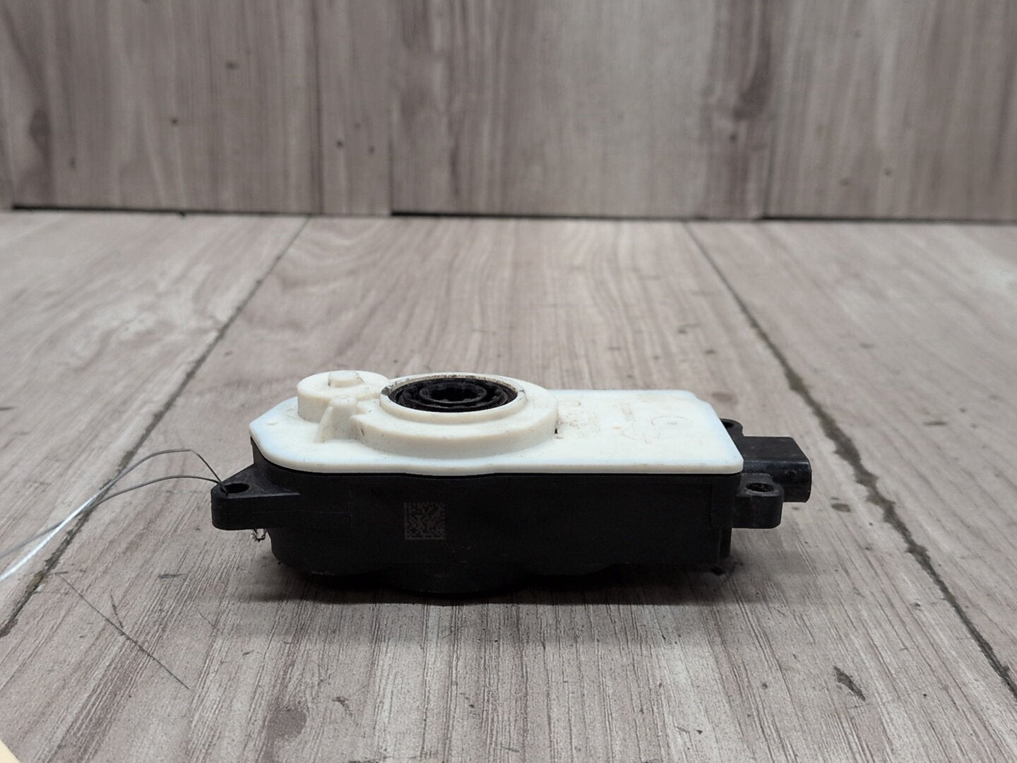 OEM BMW G05 G07 G20 330 M340 X5 X7 Front Upper Grille Shutter Motor Actuator