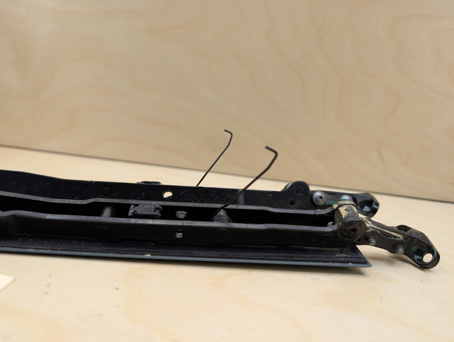 OEM BMW E93 335 M3 F33 F83 M4 Convertible Left Right Roof Top Hinge Cover Blue A13