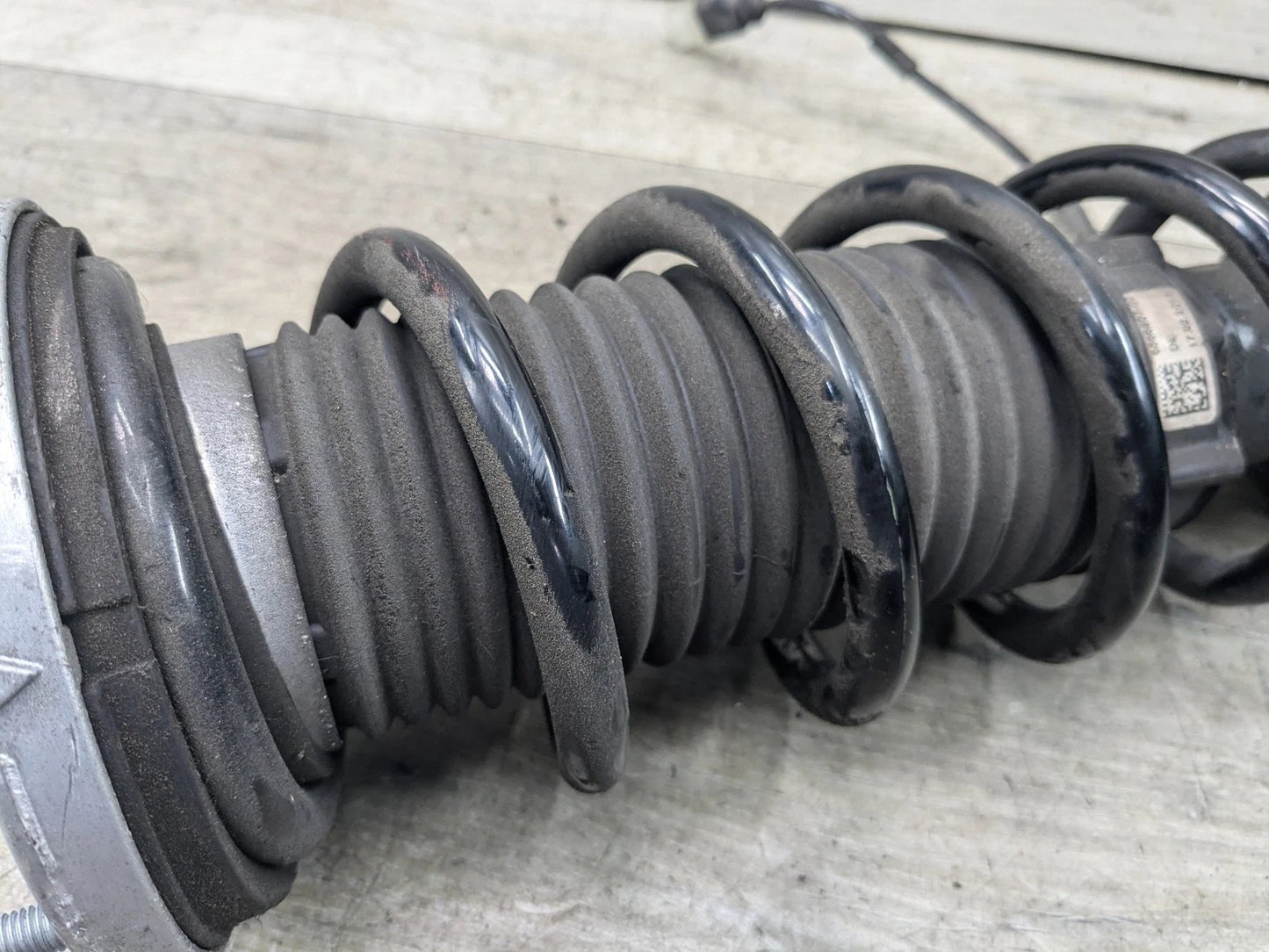 17-23 OEM BMW G30 M550 Rear Right Passenger Side Spring Strut Shock Absorber VDC