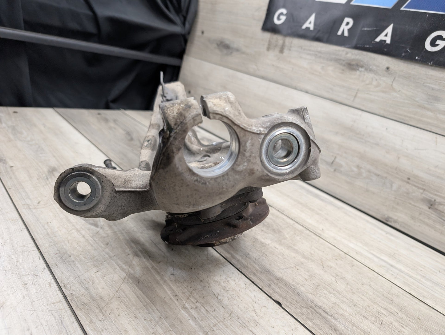 2008 - 2017 Audi S5 8T Front Right Passenger Spindle Knuckle w/ Bearing 4G0407242D