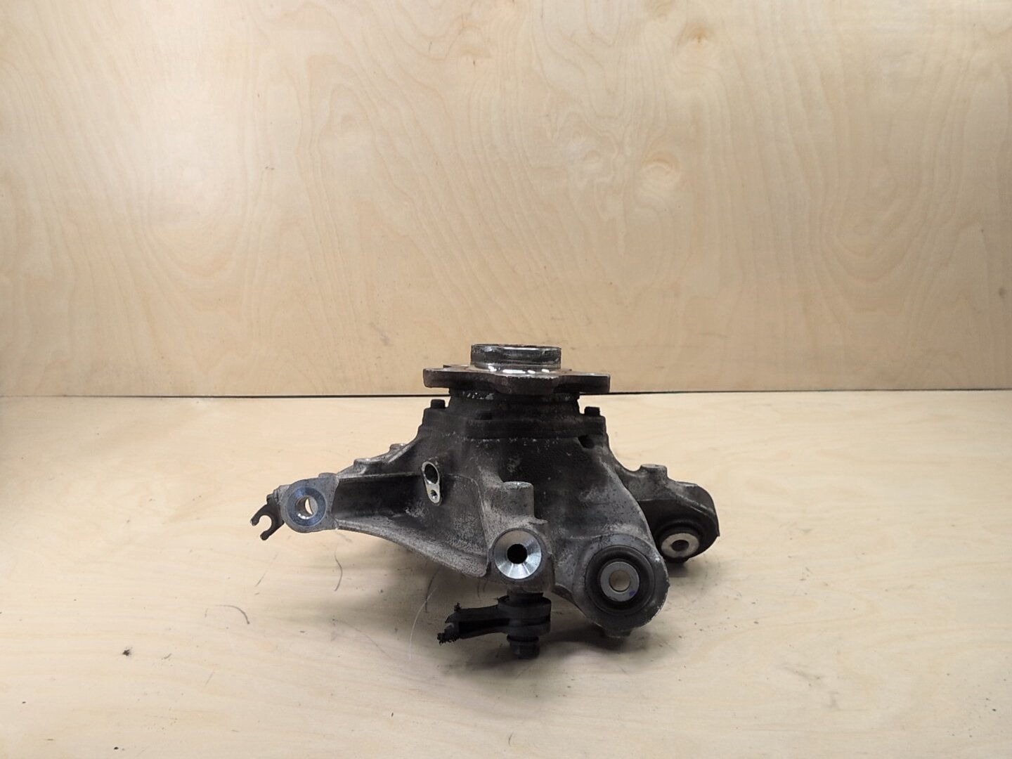 OEM BMW G01 X3 30i 30iX M40iX REAR Right Passenger Knuckle Hub Spindle Bearing
