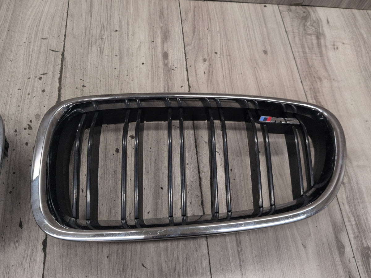 2011-2016 BMW M5 F10 Front Left Right Upper Bumper Grilles SET 8057228 OEM