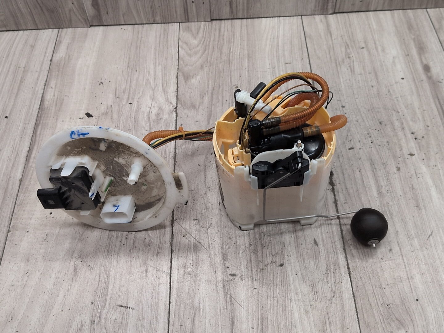18-24 OEM BMW G01 G02 X3 X4 30i 30iX M40iX B46 B58 Sending Gas Tank Fuel Pump