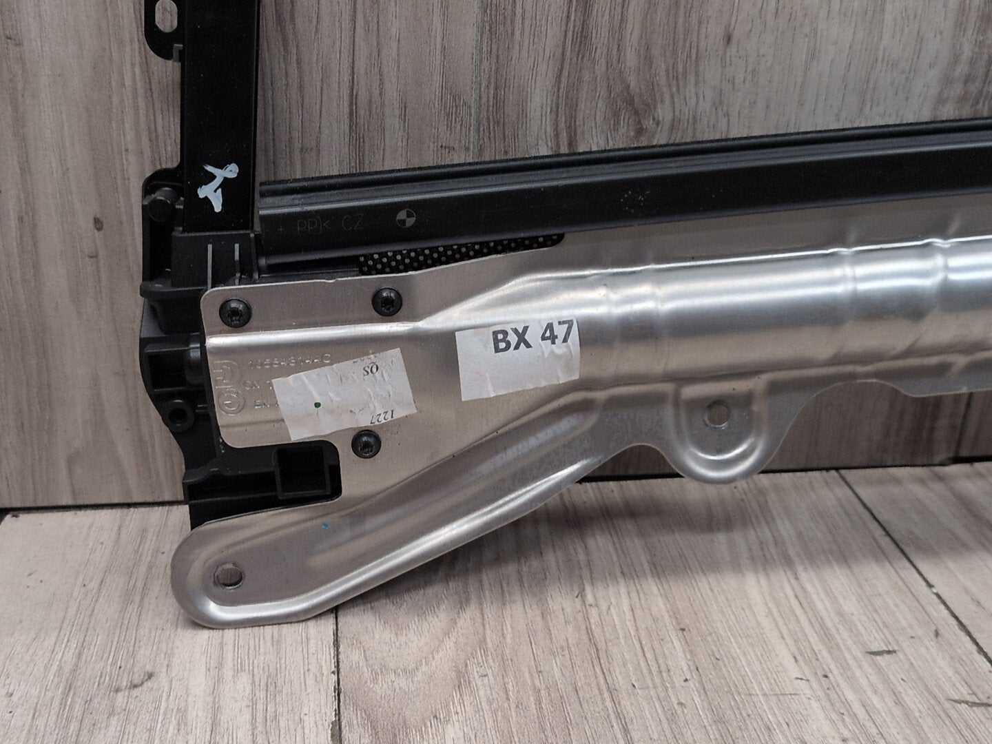 2016-2022 BMW 750i G12 Rear Right Passenger Door Window Glass Roller Sunshade Blind 7358910 OEM