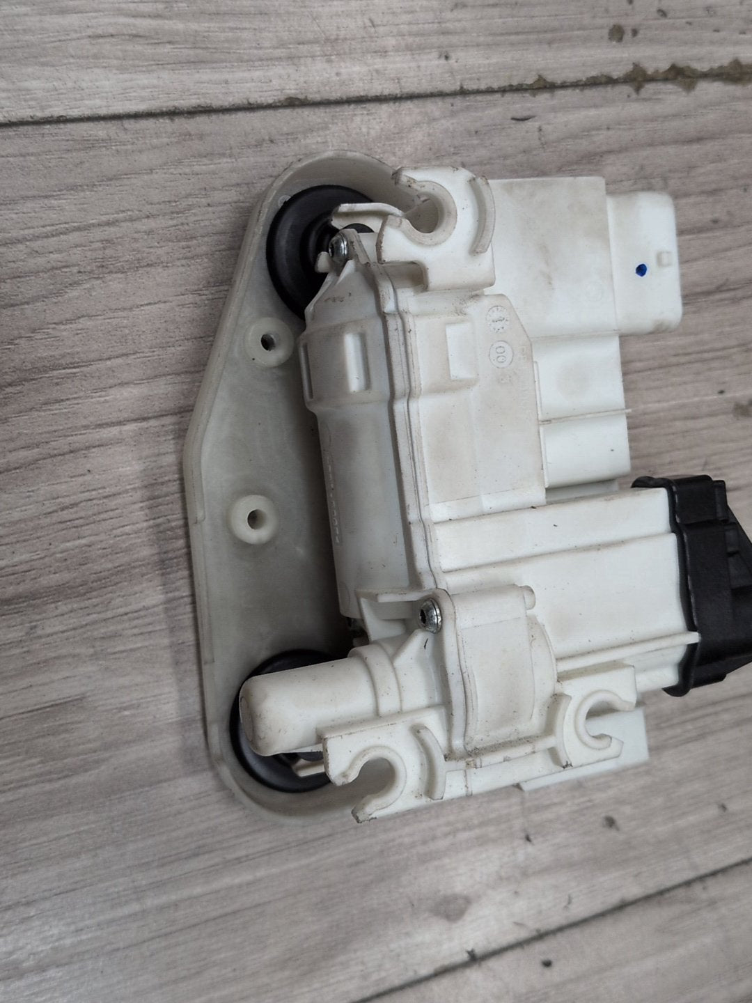 2014 - 2018 BMW X5 F85 Front Left Driver Door Latch Lock Actuator w/ Soft Close 7419839 S63B44T2