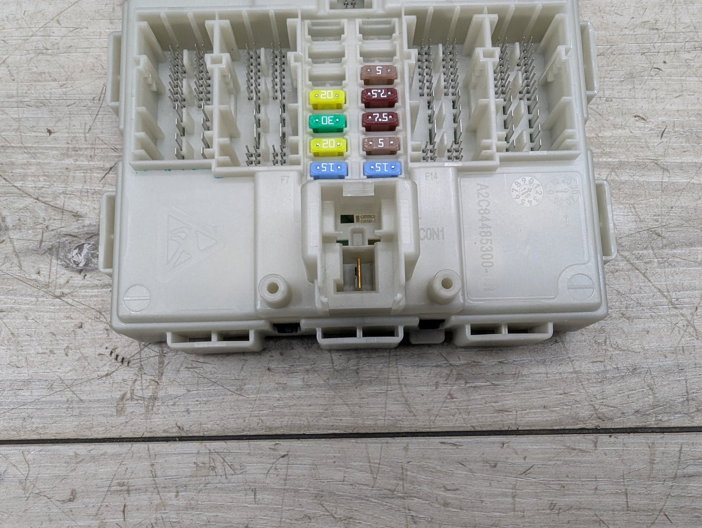2016 BMW 750Li G12 Bdc Body Domain Fem Control Module 6820556
