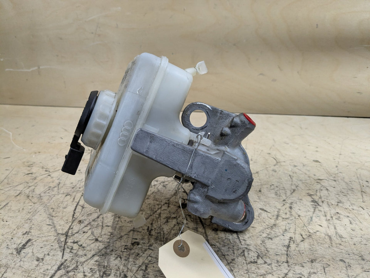 2012-2018 Audi A6 C7 Master Brake Fluid Reservoir 8K0611301A OEM