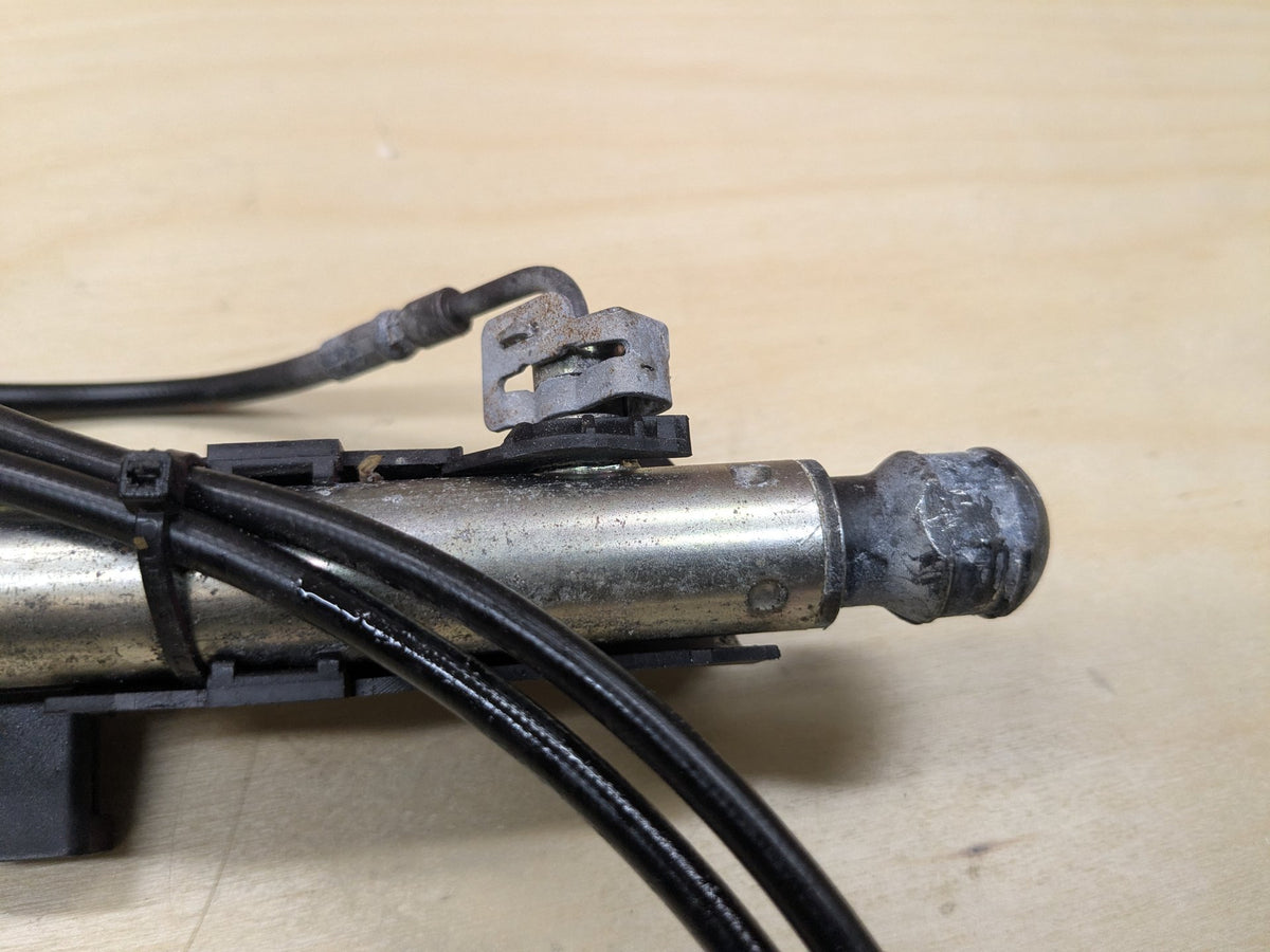 09-11 OEM Mercedes-Benz SLK-Class R171 COnvertible Top Right Trunk Lid Cylinder
