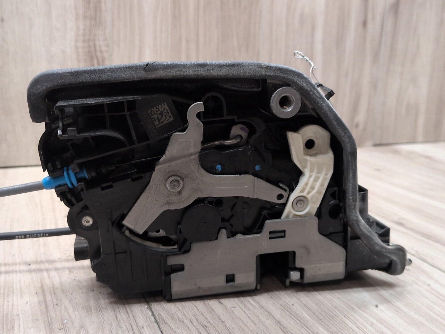 2019 - 2026 BMW X5 G05 Front Right Passenger Door Latch Lock Actuator 7477702 N63B44M3
