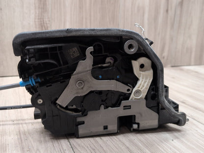 2019 - 2026 BMW X5 G05 Front Right Passenger Door Latch Lock Actuator 7477702 N63B44M3