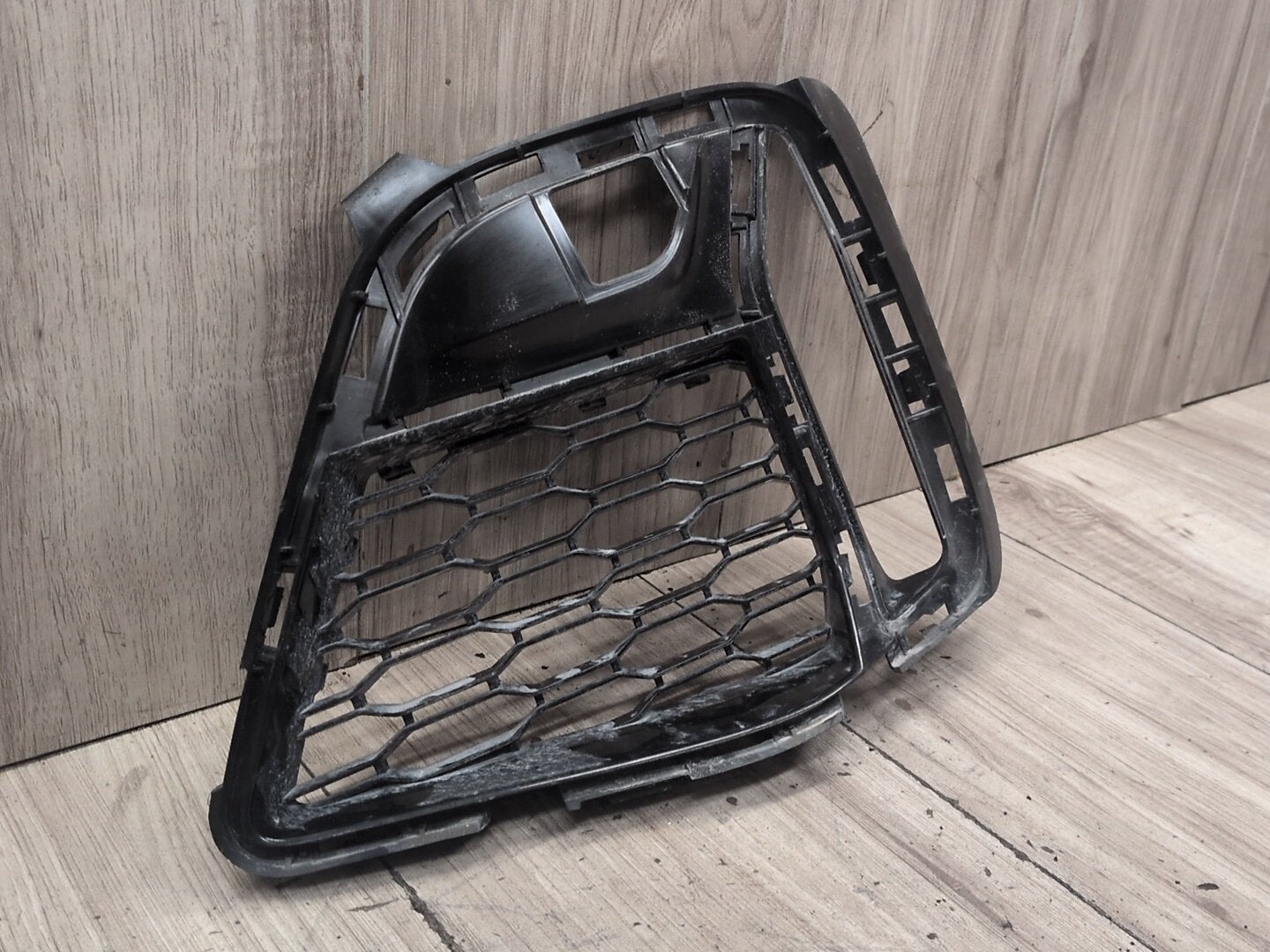 2019-2026 BMW M340i G20 Front Left Driver Bumper Cover Grille 8075649