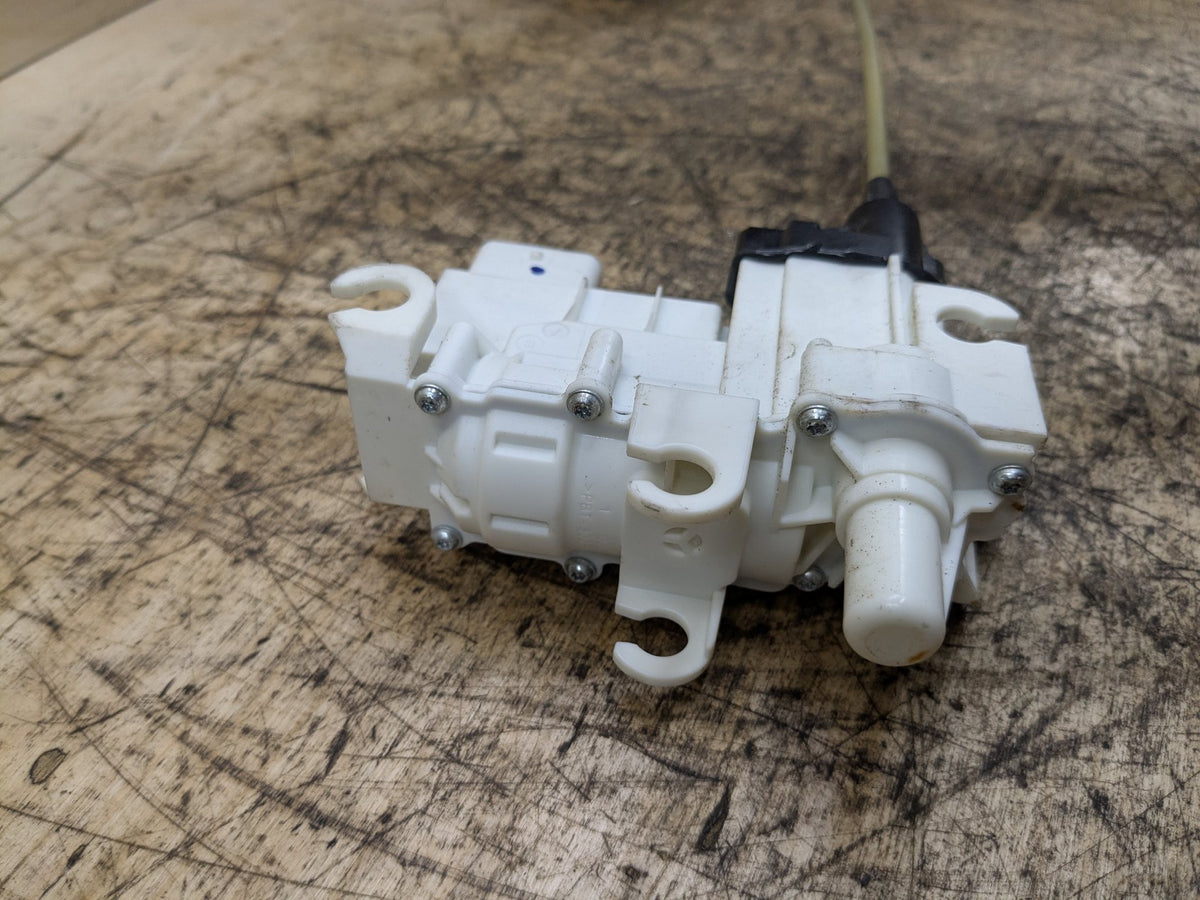 2016-2019 BMW 740Li G12 Front Right Passenger Door Latch Lock Actuator 2581897 OEM