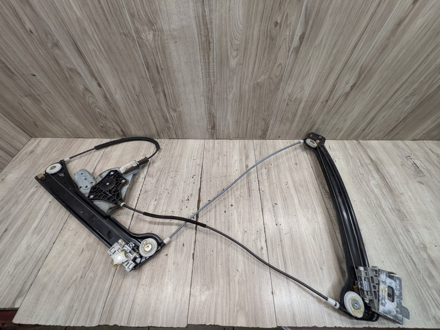 2004-2010 BMW M6 E64 Front Right Passenger Door Window Glass Regulator w/ Motor 6981144 OEM