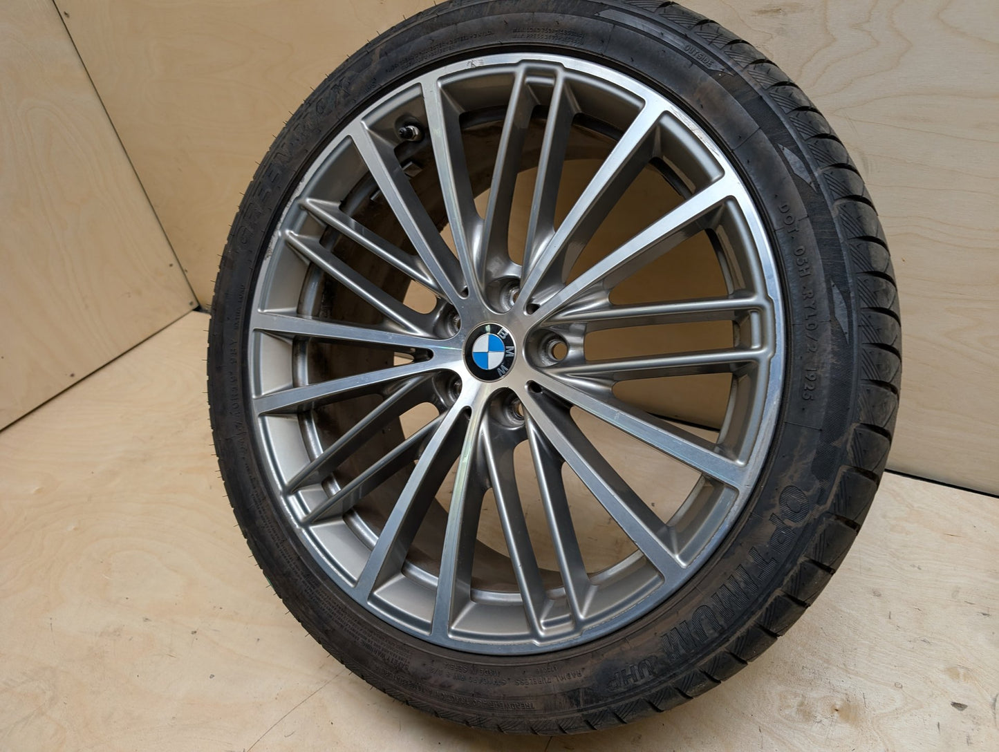 17-23 OEM BMW G30 530 540 M550 Wheel Rim 19x8" ET:30 V Spoke Style 635