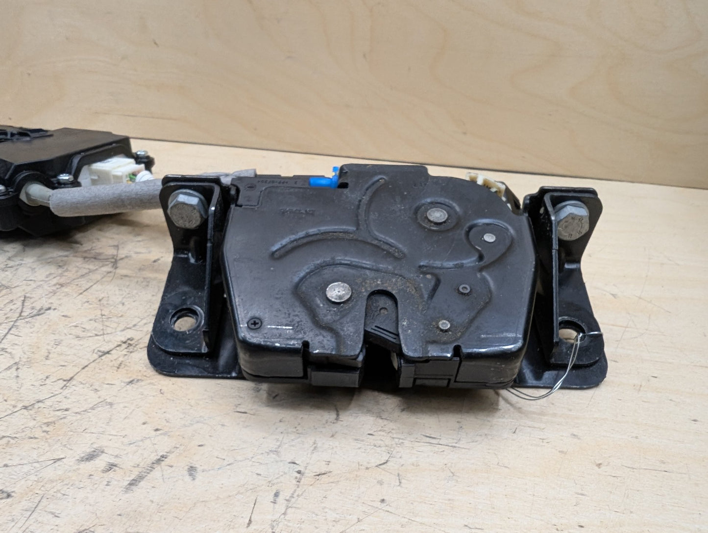OEM BMW F36 428 430 435 440 Trunk Liftgate Hatchback Power Lock Latch Actuator
