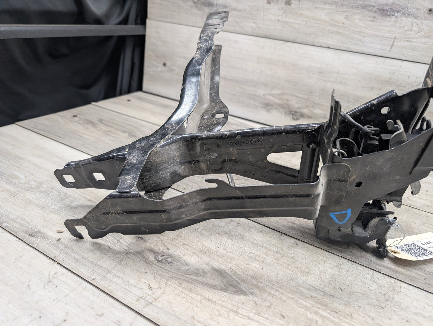 2018 - 2024 BMW X3 G01 Left Driver Headlight Bracket 7400113 B46B20O1